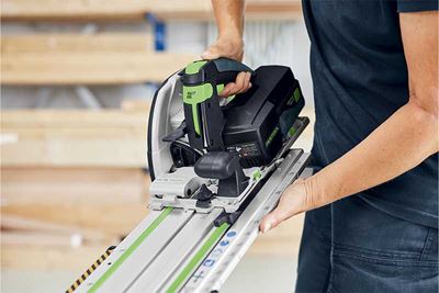 Compound mitre saw with guide rail