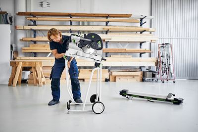 Worker with the MFT