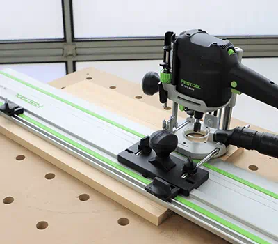 Routing a groove in wood » Guide to using the router