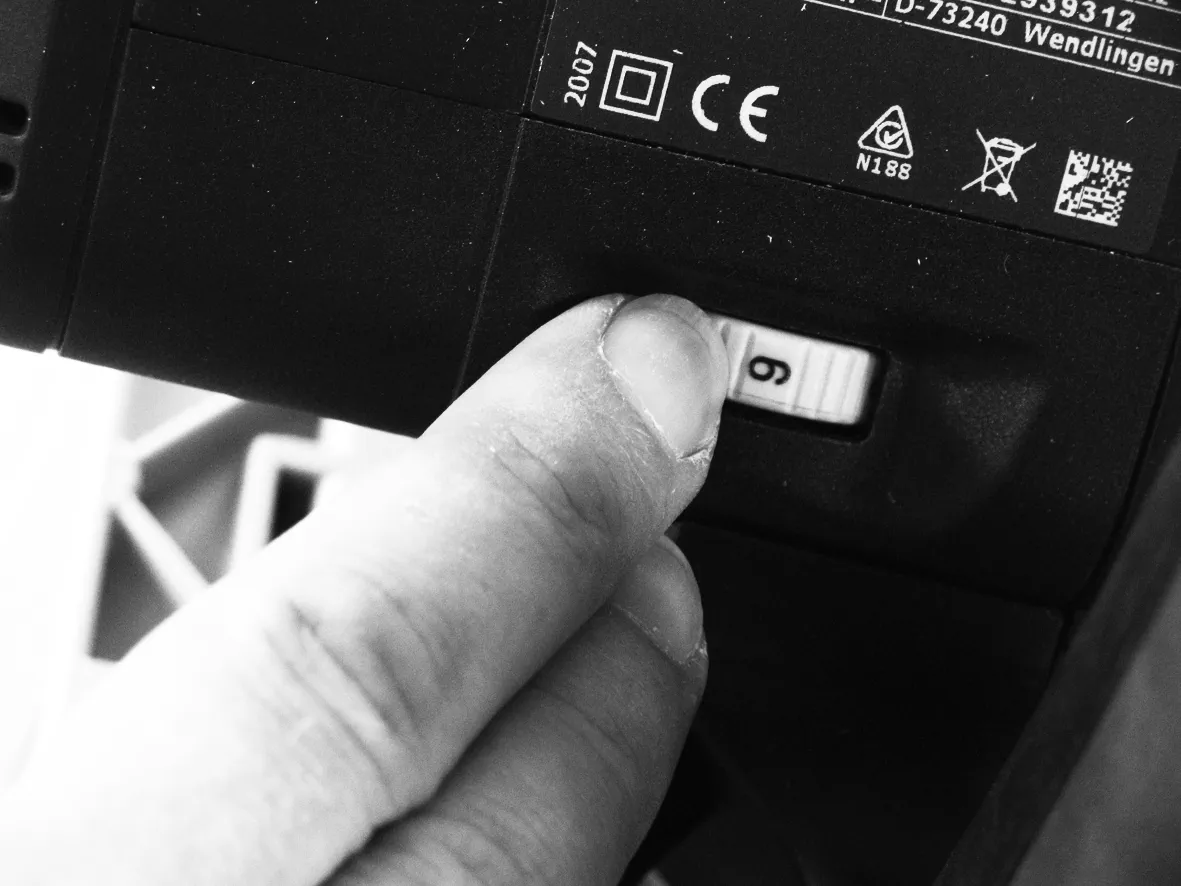 Materials that can be cut using a plunge-cut saw