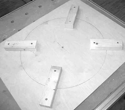 Clippings For Routing Routing circles/round cut-outs and radii with the router