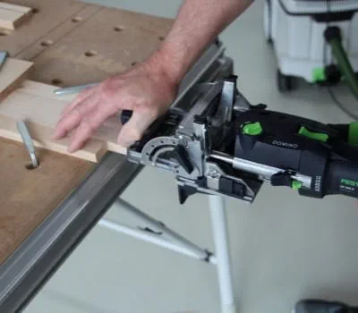 Joining parts with Dominos