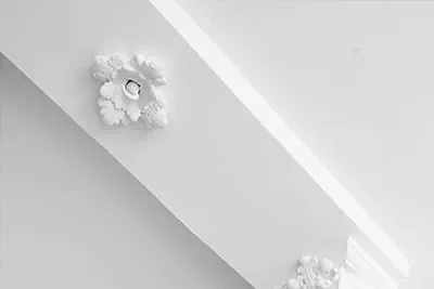 Particular care is required when renovating stucco ornaments and window frames.
